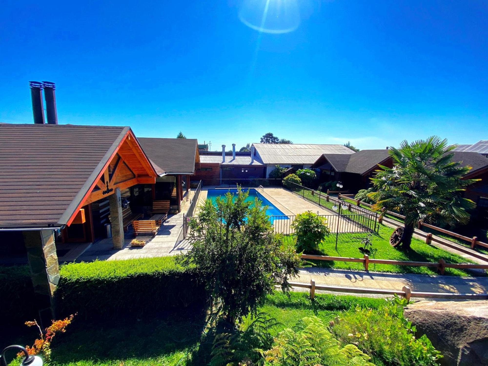 Hotel Pitrufquen Bagian luar foto