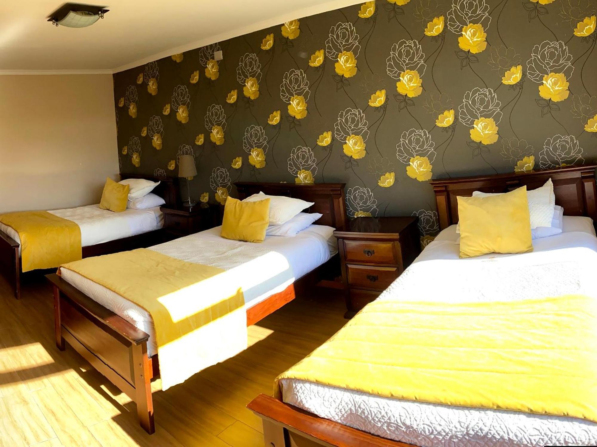 Hotel Pitrufquen Bagian luar foto